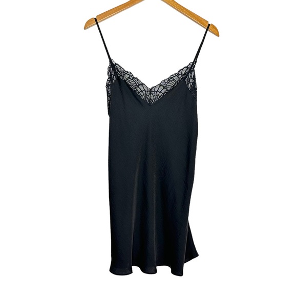 Natori Other - Josie Natori Womens Lace Trim Satin V Neck Nightgown Chemise Sz Medium Black